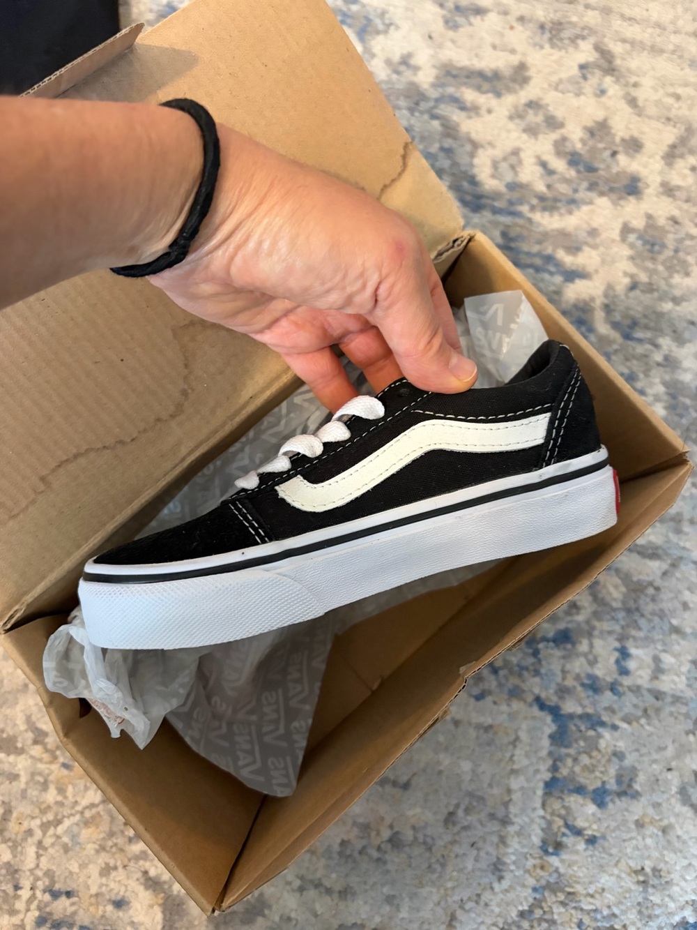 Vans Kids Youth 11 Ward Suede
Sneaker in Black White NIB